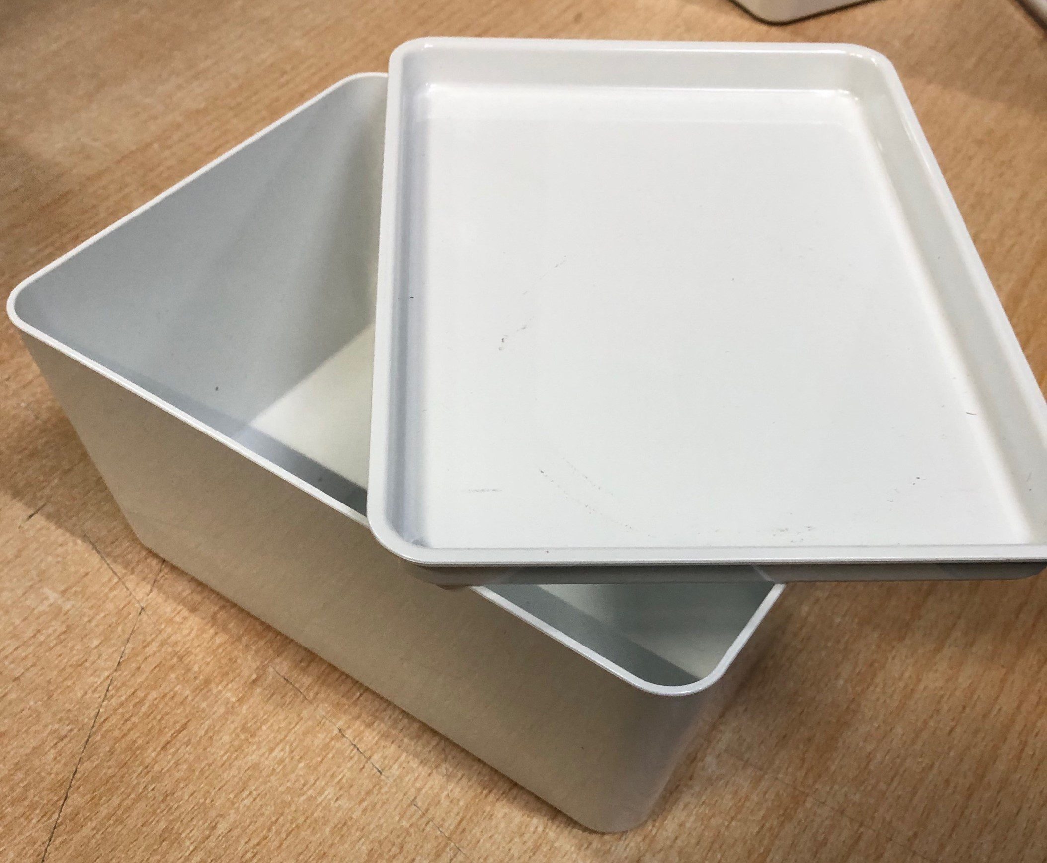 Schale weiß mit Deckel