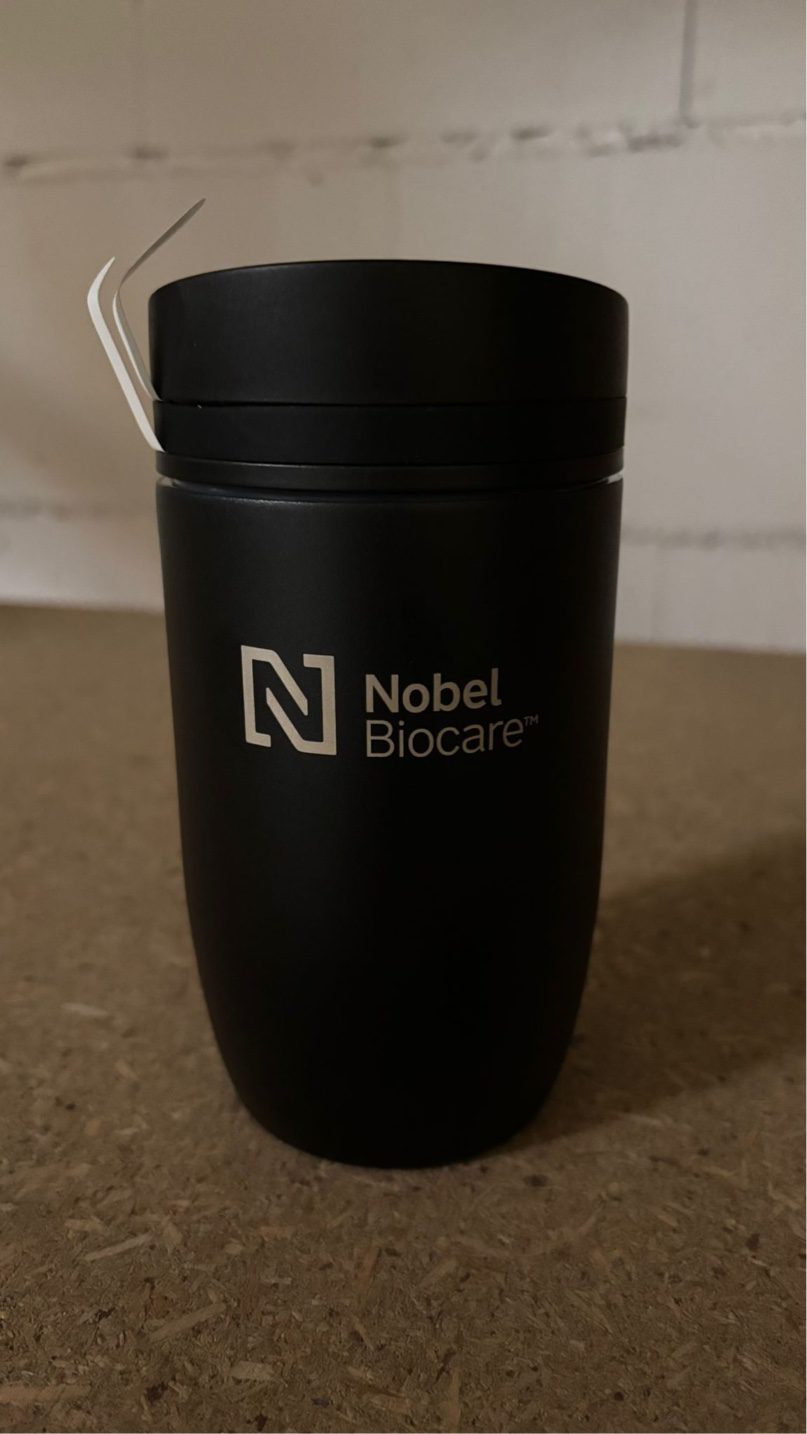 Kaffeebecher mit schwarzer Streifen - nur für Caren Kramer