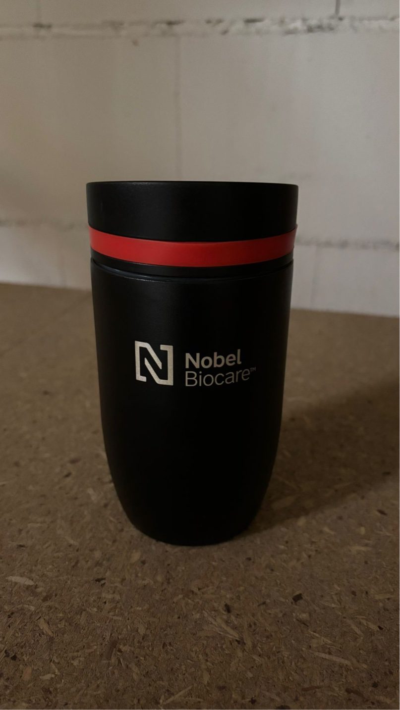 Kaffeebecher mit roten Streifen - nur für Caren Kramer